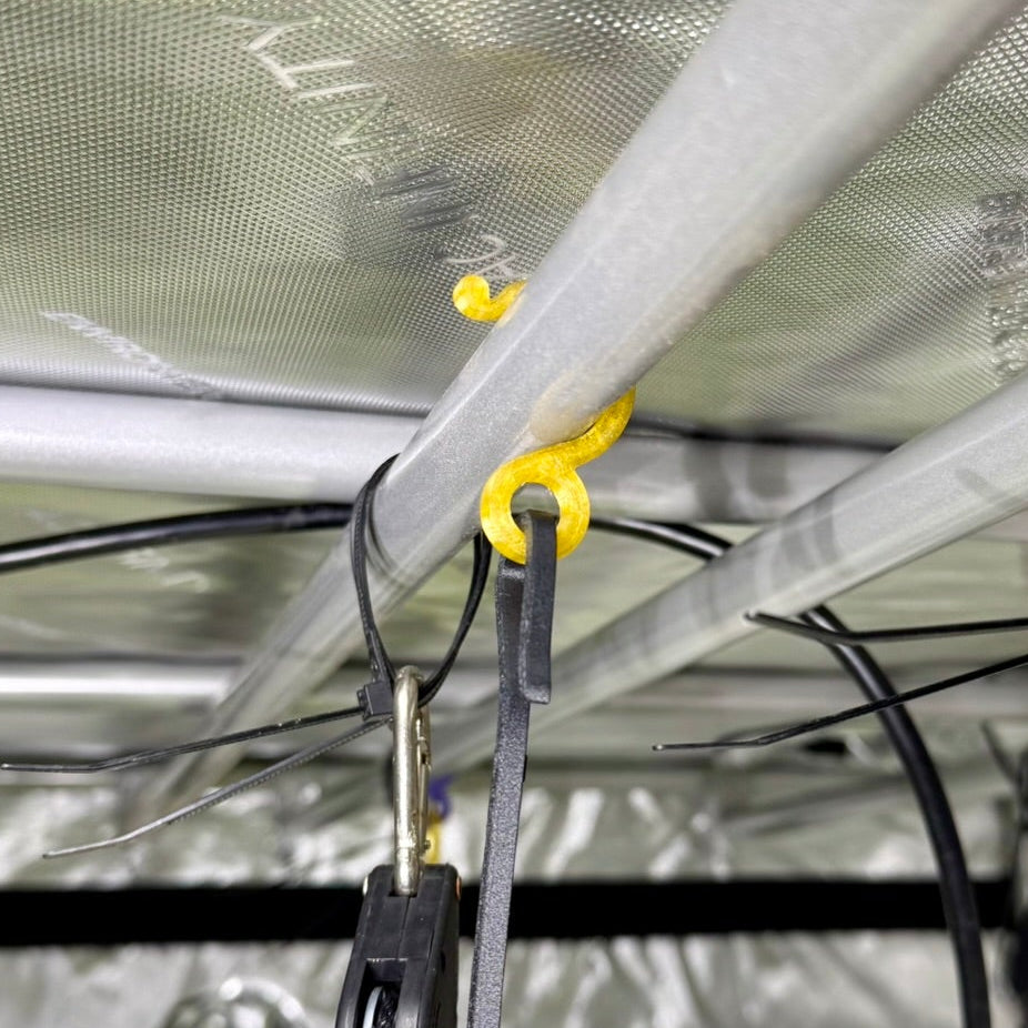 pole clip with Mini hanging light
